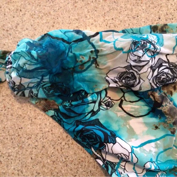 Bikini - Picture 2 of 8